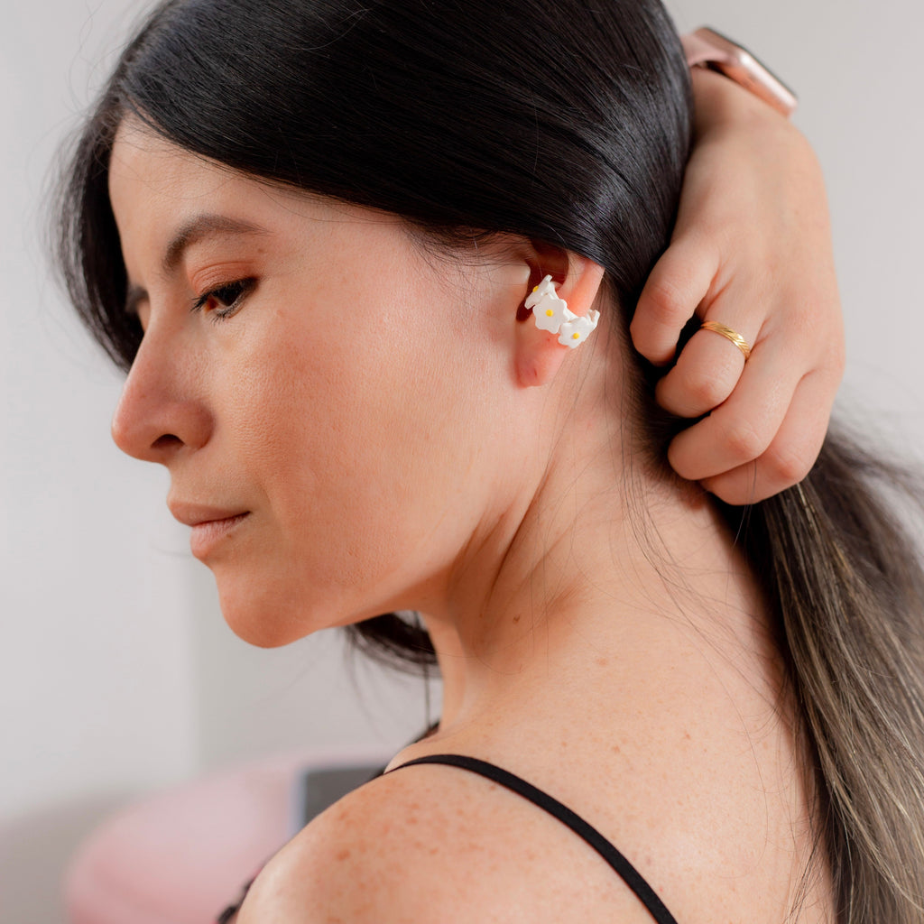 Daisies Earcuff